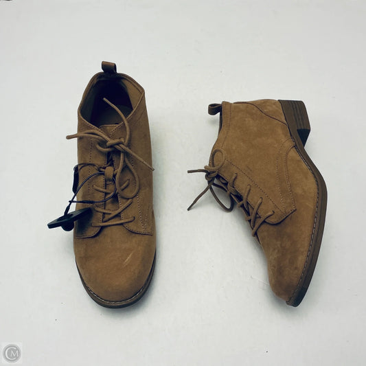 Shoes Flats By Cmf In Brown, Size: 11