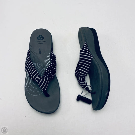 Sandals Flats By Clarks In Grey, Size: 8
