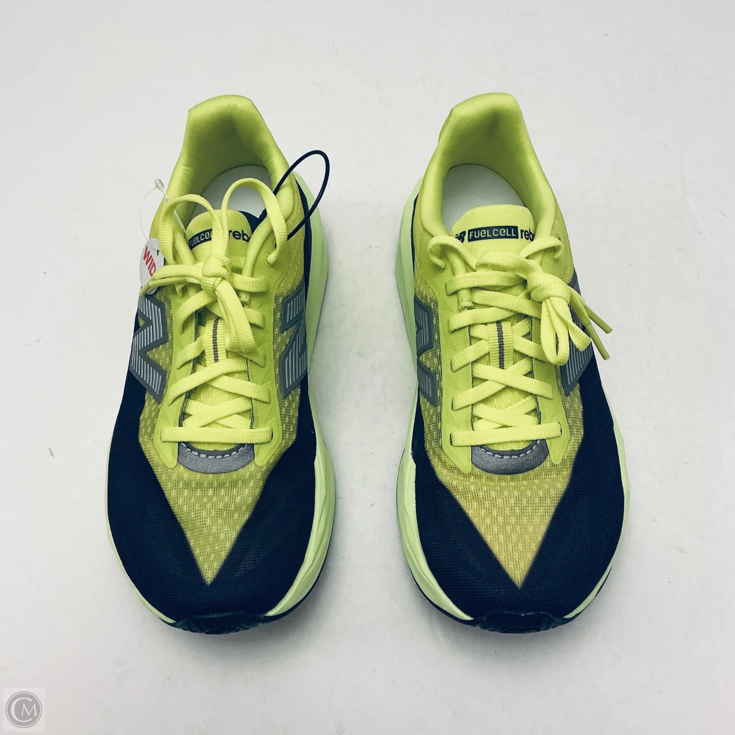 Shoes Sneakers By New Balance In Black & Yellow, Size: 7