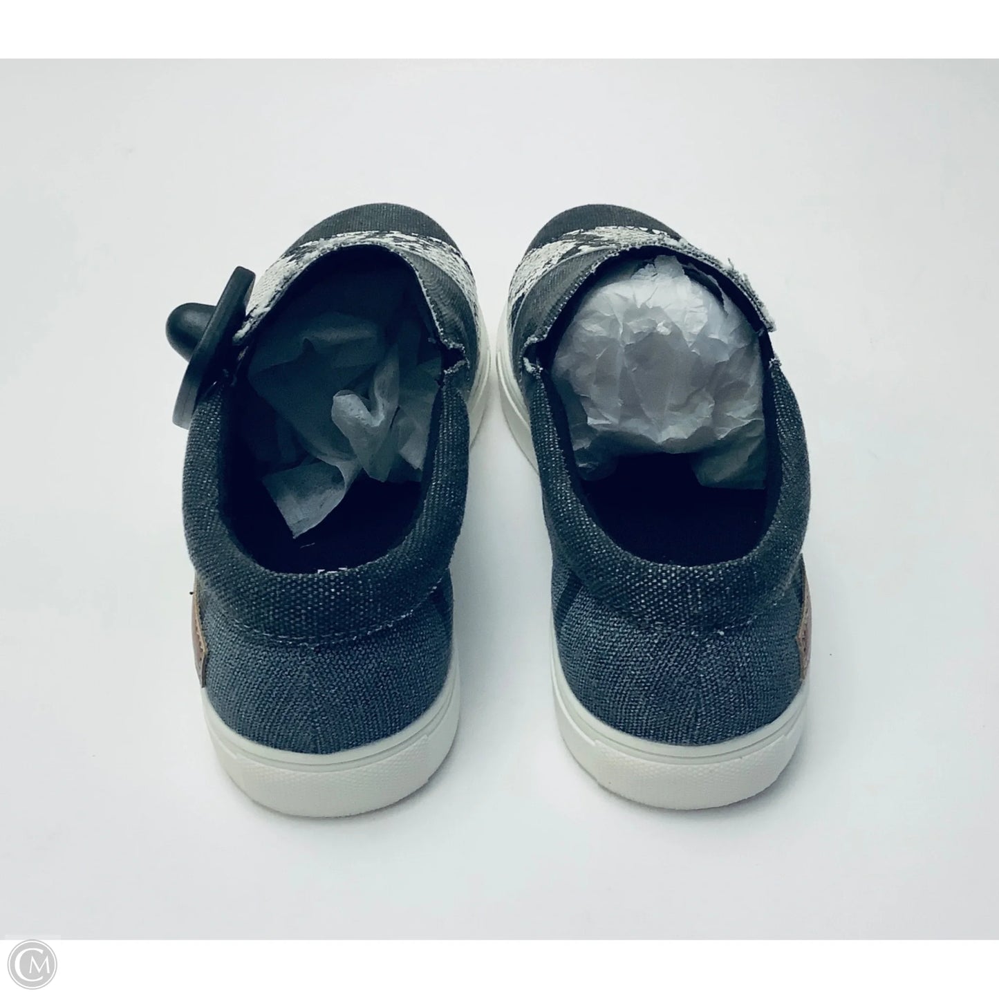 Shoes Sneakers By Clothes Mentor In Grey, Size: 7