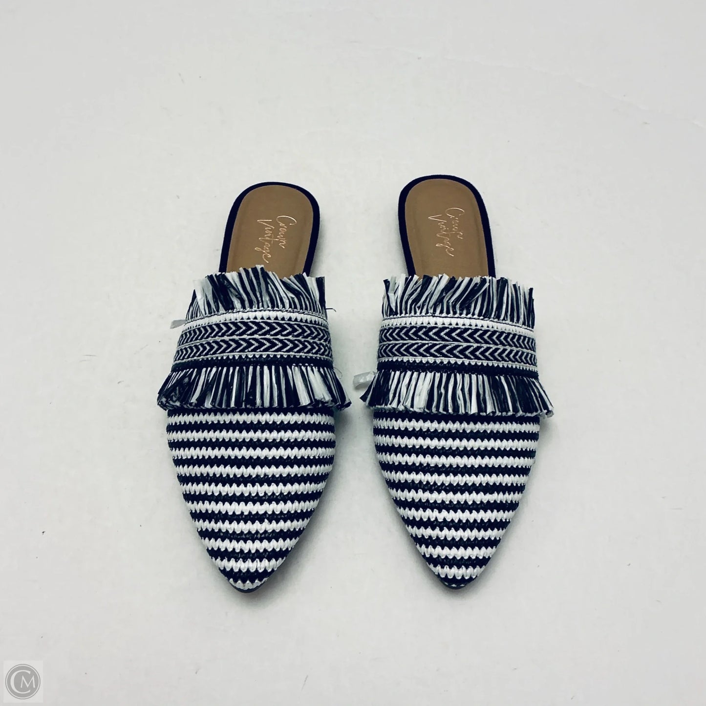Shoes Flats By Crown Vintage In Black & White, Size: 8.5