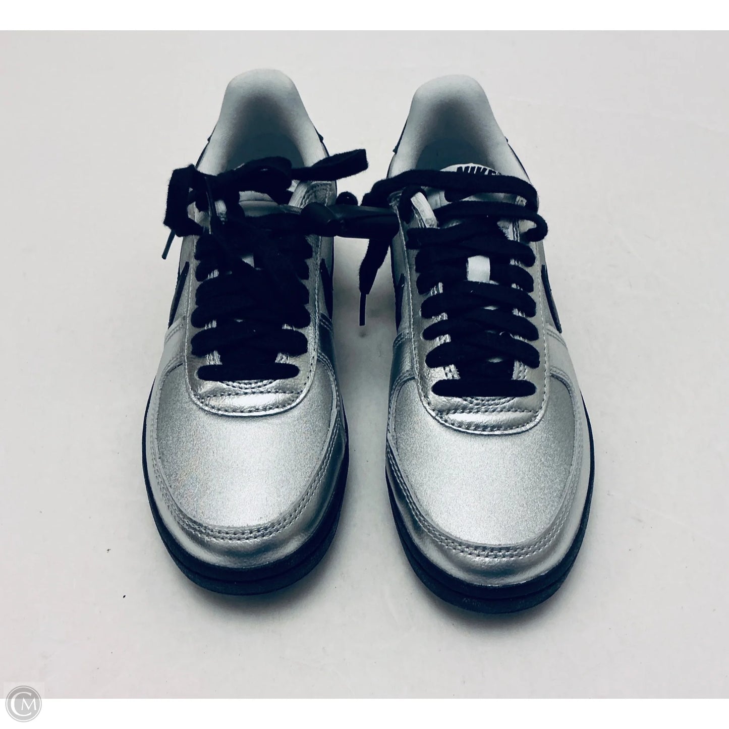 Shoes Sneakers By Nike In Silver, Size: 8.5