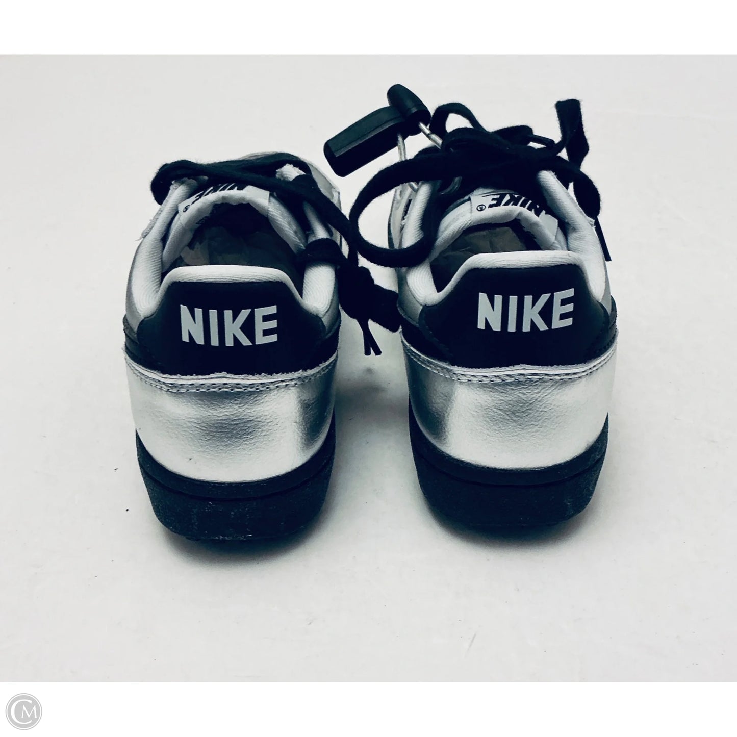 Shoes Sneakers By Nike In Silver, Size: 8.5