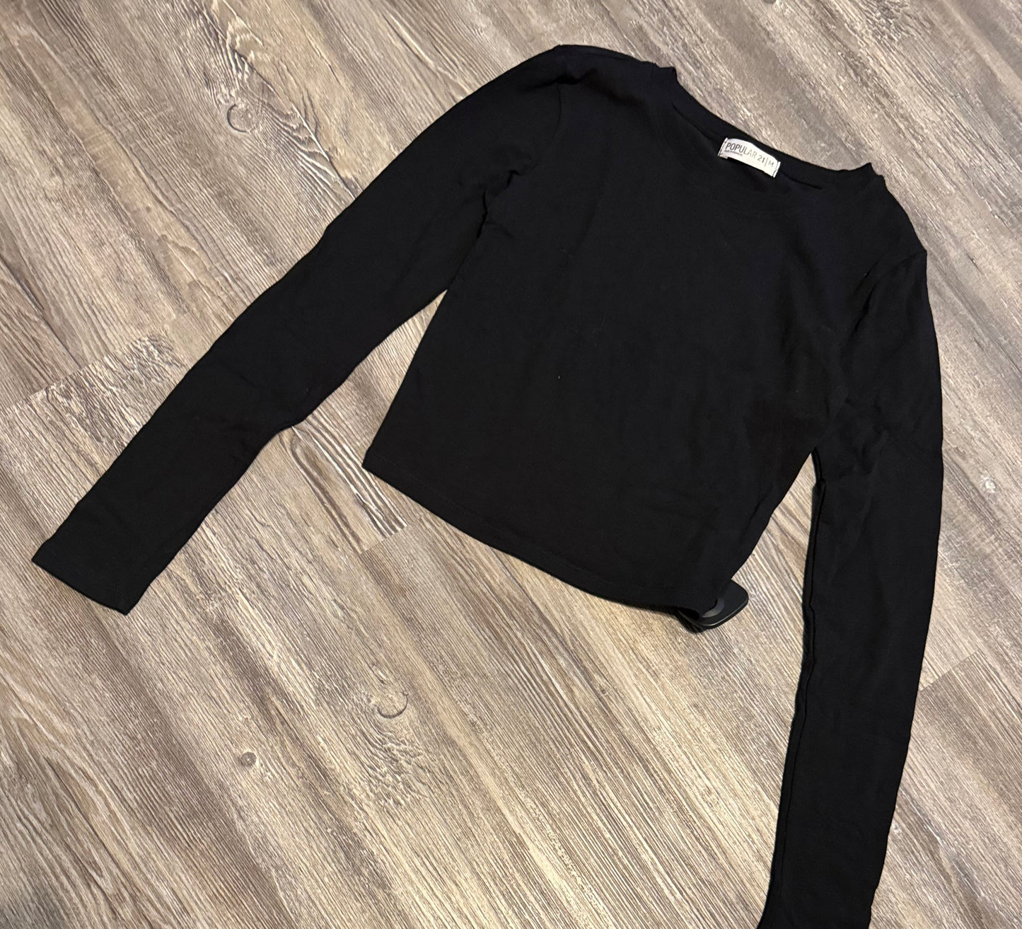 Top Long Sleeve Basic By Clothes Mentor  Size: M