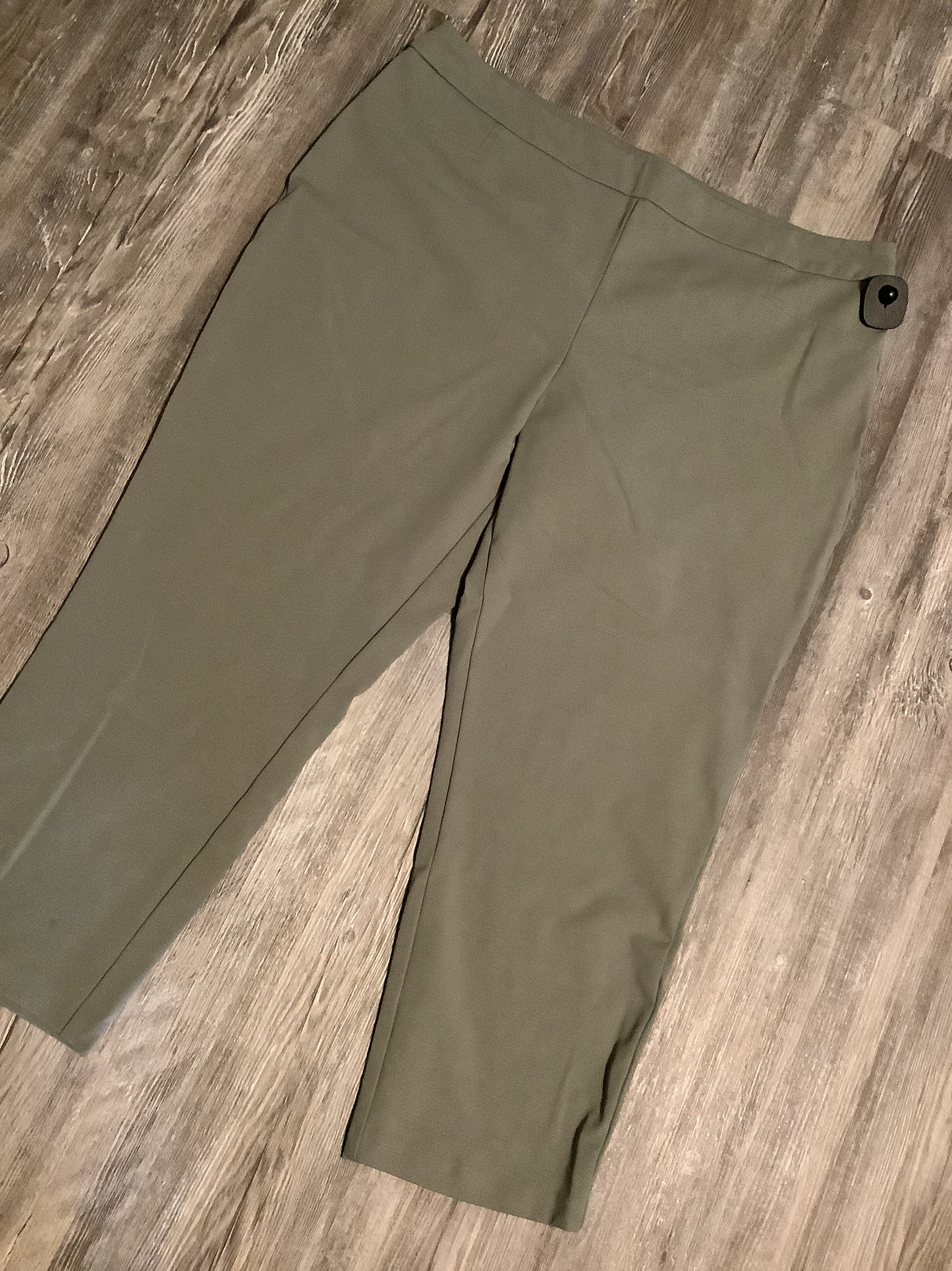 Pants Cropped By Wonderly In Green, Size: 18