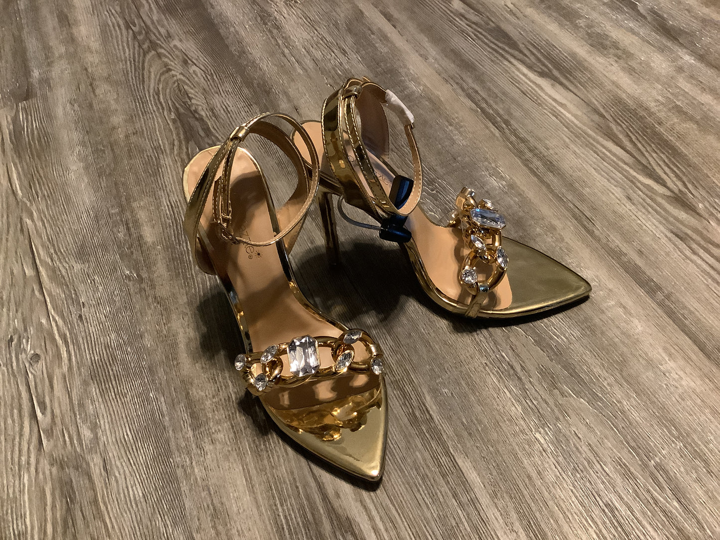 Shoes Heels Stiletto By Shoedazzle In Gold, Size: 8