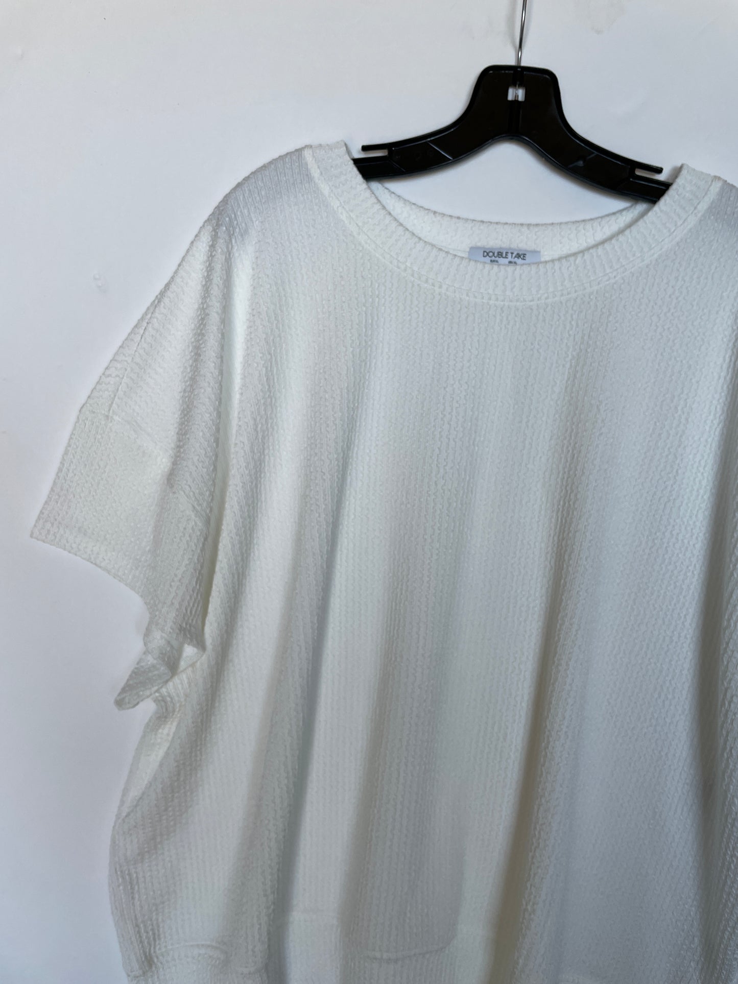 Top Short Sleeve By Cme In White, Size: Xl