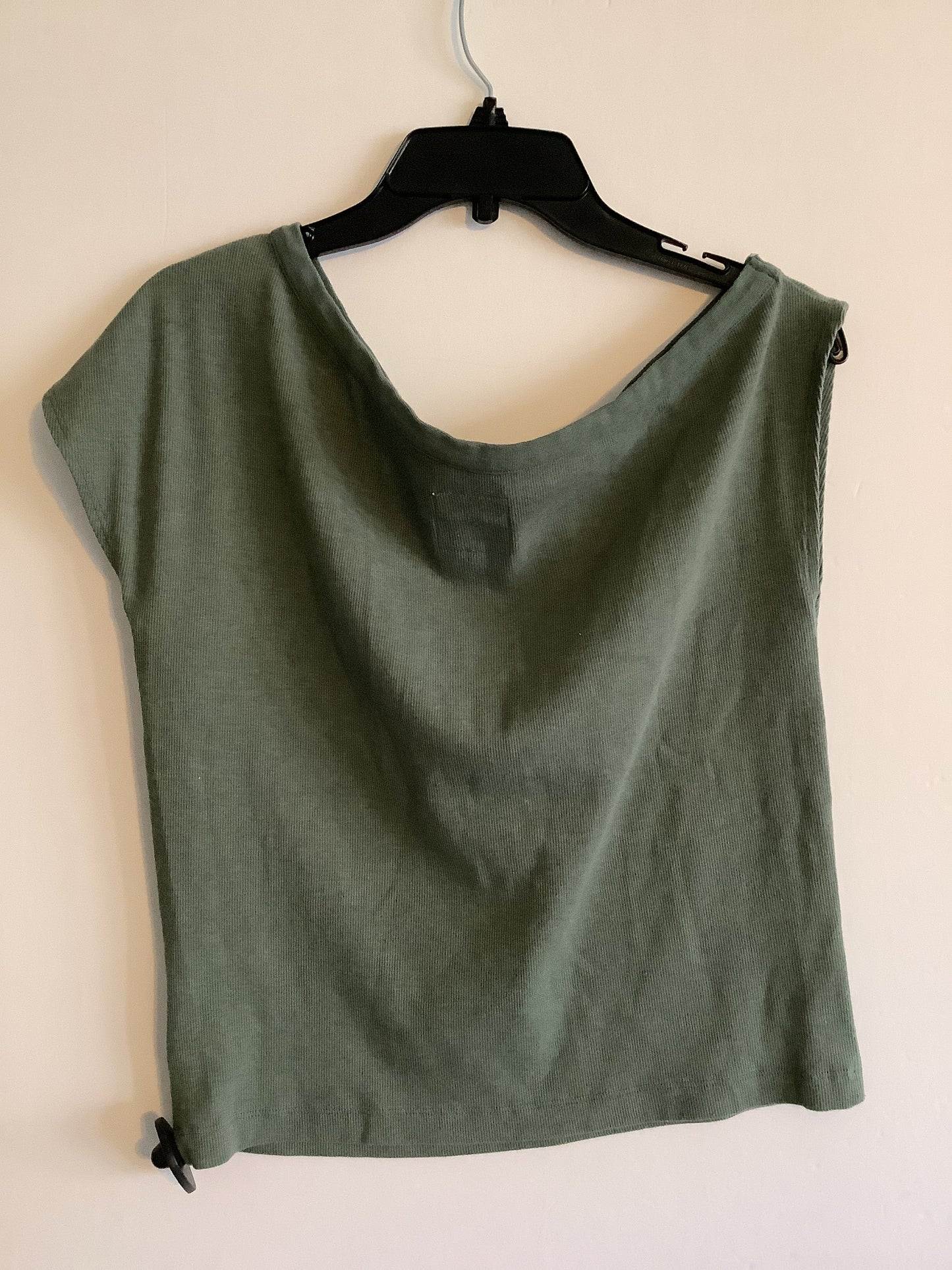 Top Sleeveless By Chaser In Green, Size: S