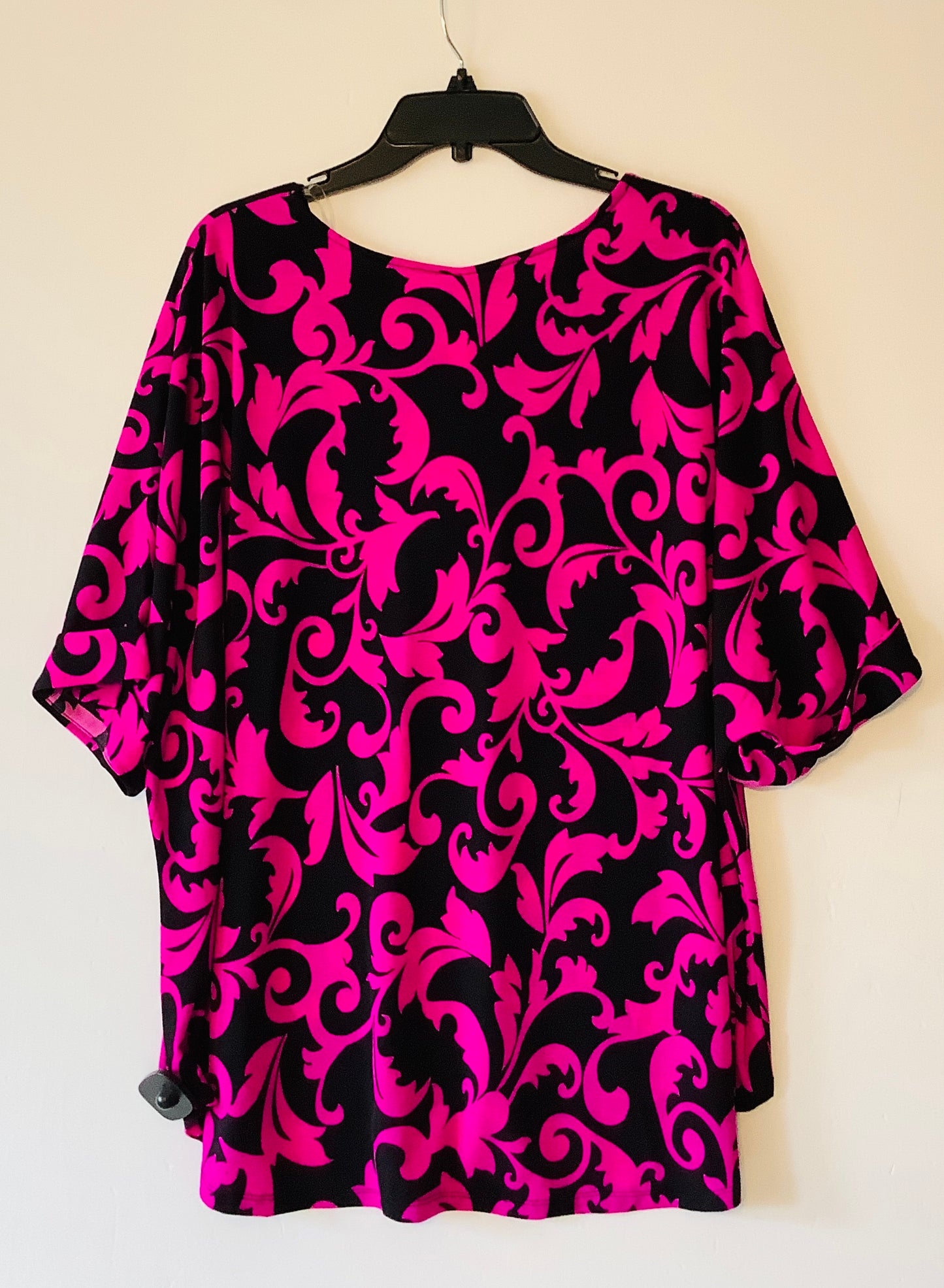 Top Short Sleeve By Scarlett In Black & Purple, Size: Xl