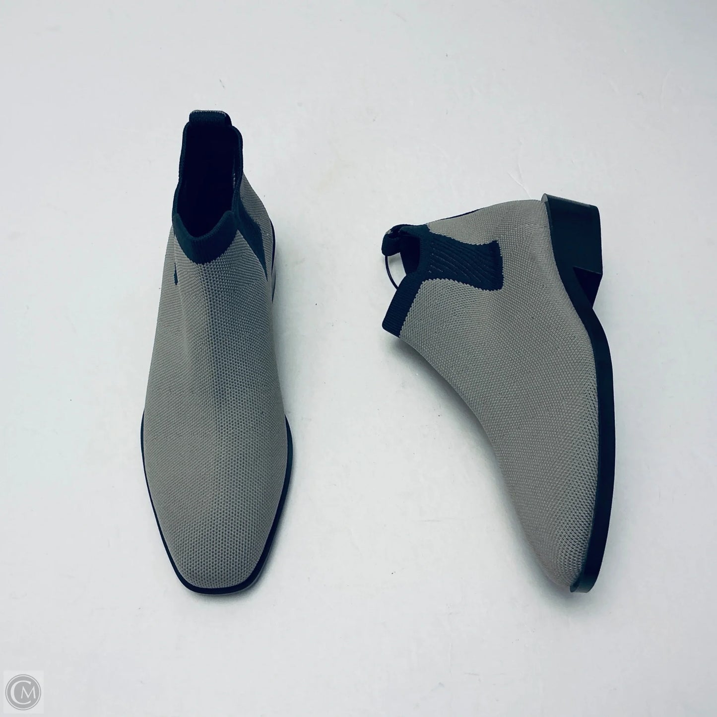 Shoes Flats By Vivaia In Grey, Size: 7