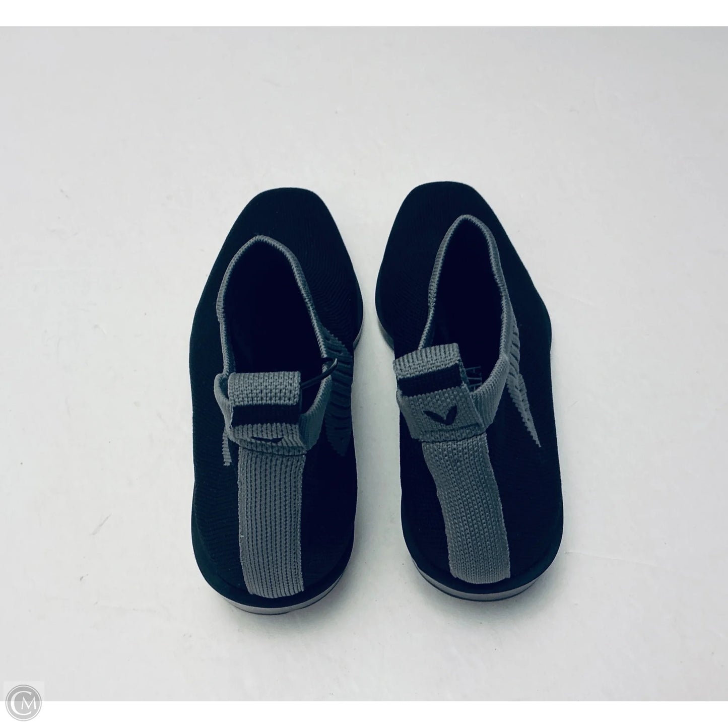 Shoes Flats By Vivaia In Black, Size: 7