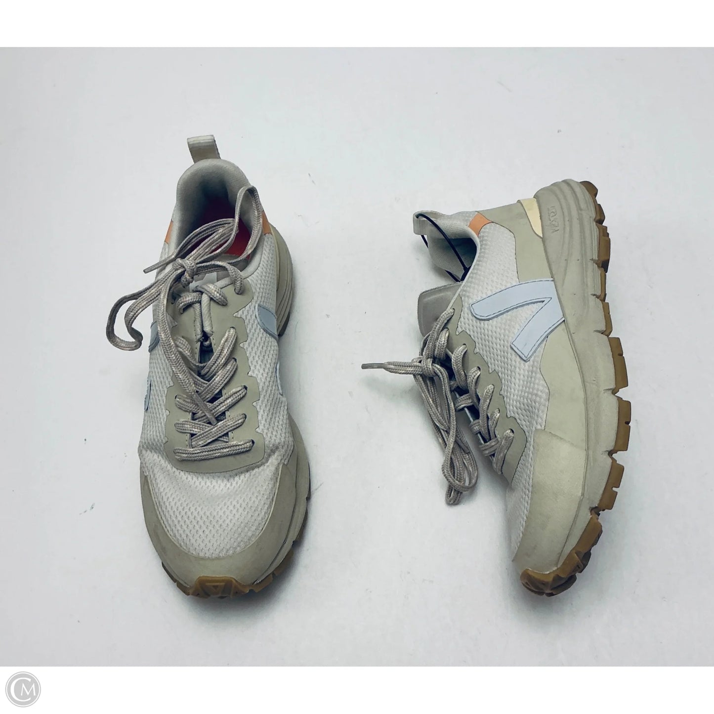 Shoes Sneakers By Veja In Tan, Size: 6