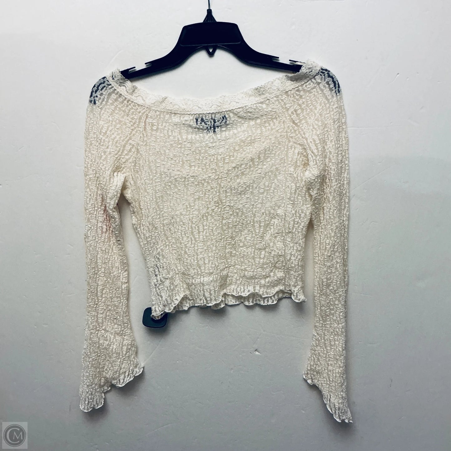 Top Long Sleeve By Silence And Noise In Cream, Size: M