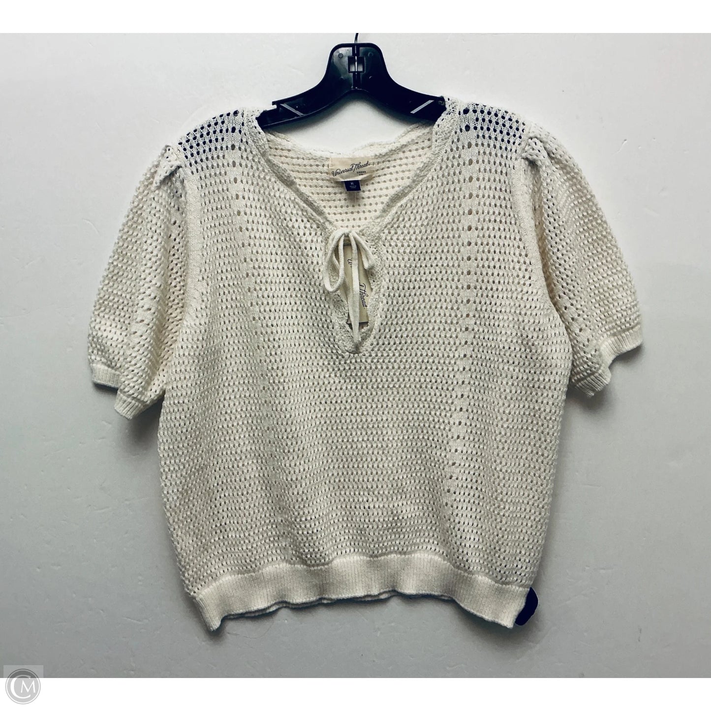 Top Short Sleeve By Universal Thread In Cream, Size: Xl