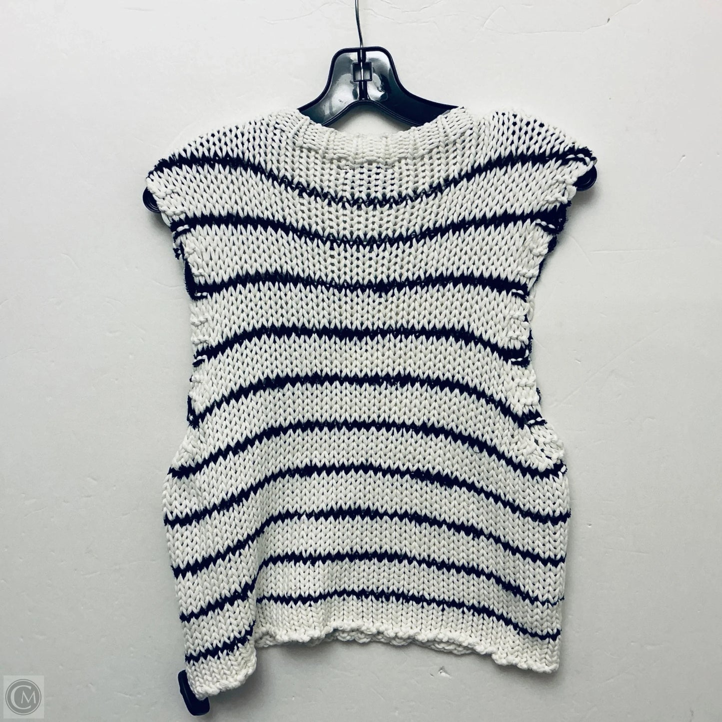 Top Sleeveless By Vici In Striped Pattern, Size: S