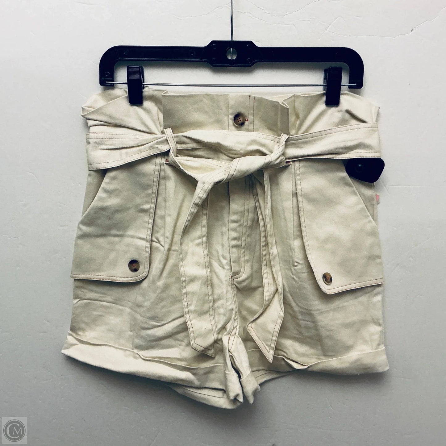 Shorts By Vici In Cream, Size: 8