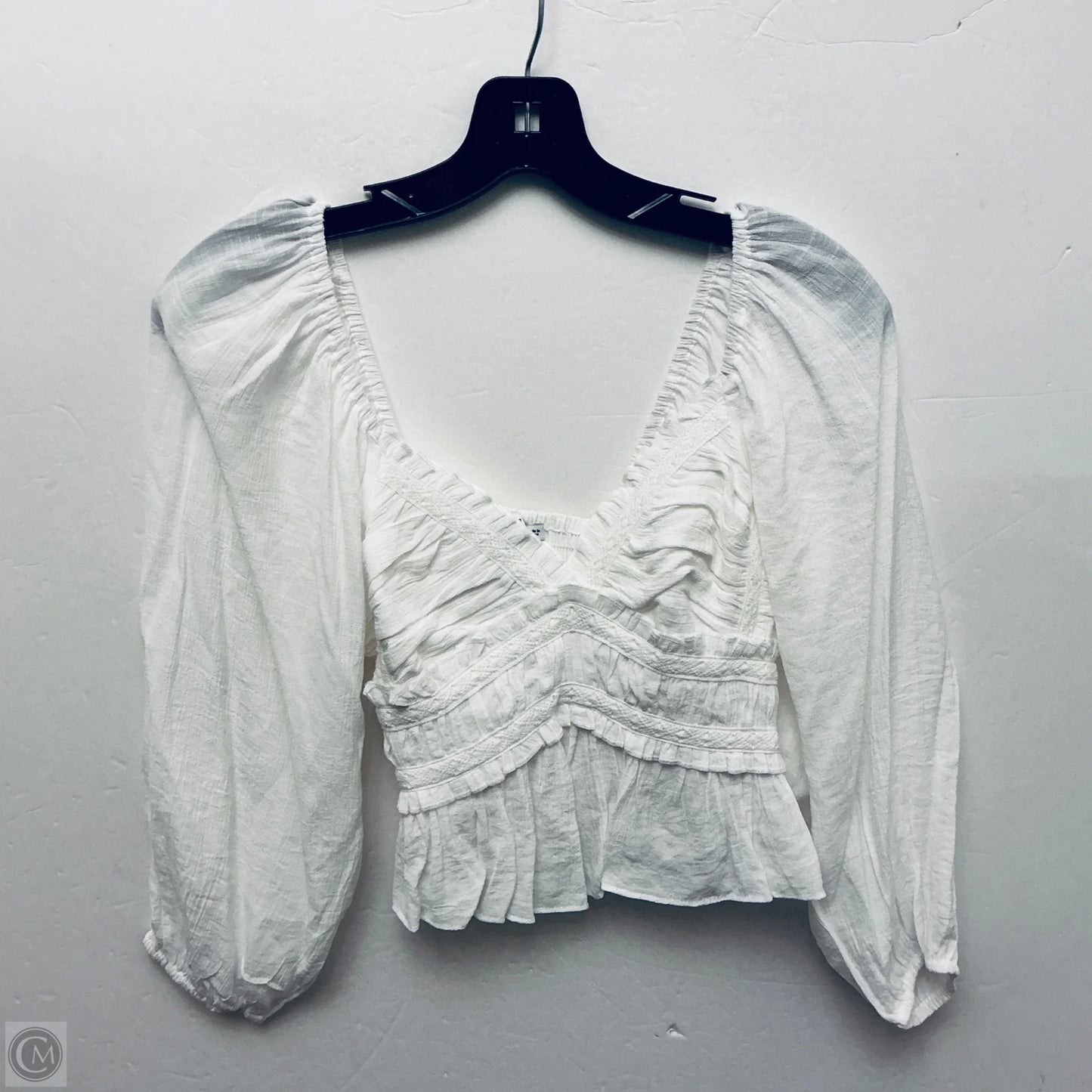 Top Long Sleeve By Lush In White, Size: S