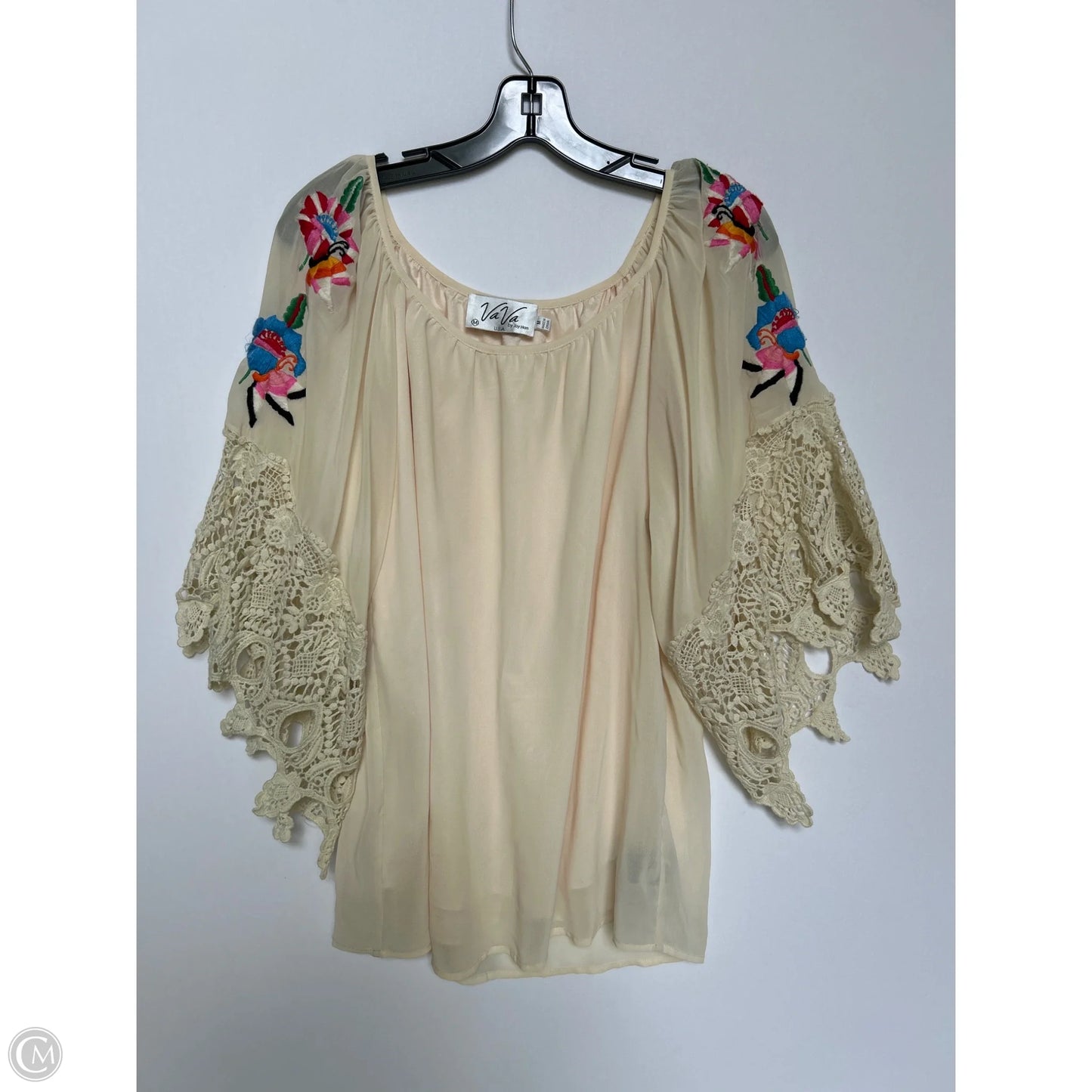 Top Short Sleeve By Clothes Mentor In Ivory, Size: M
