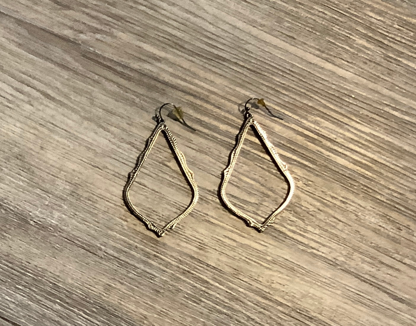 Earrings Designer By Kendra Scott