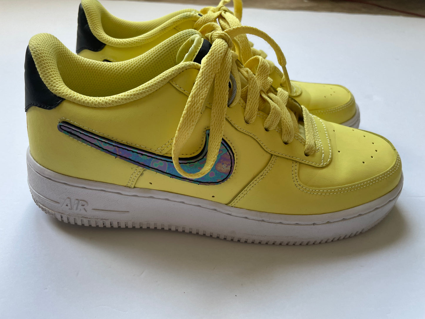 Yellow Shoes Sneakers Nike, Size 8