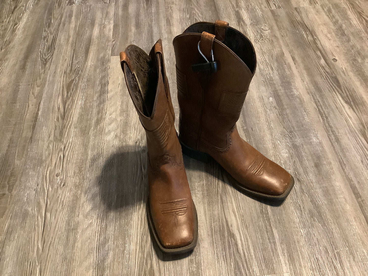 Boots Western By Ariat In Brown, Size: 7