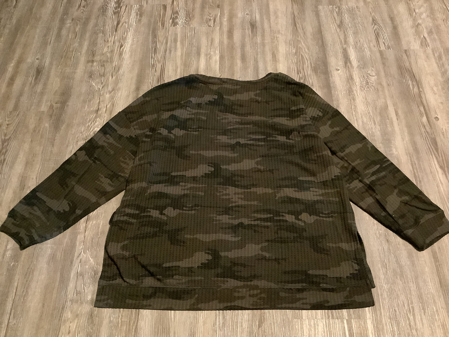 Top Long Sleeve By Sanctuary In Camouflage Print, Size: Xl