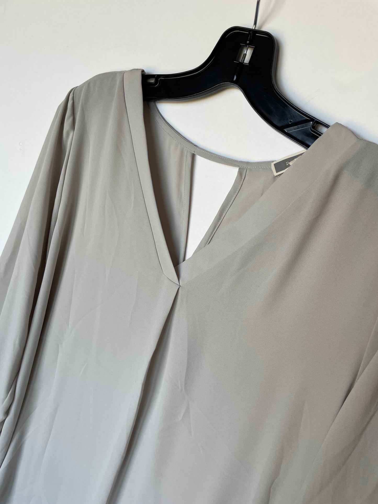 Top Long Sleeve By Pleione In Grey, Size: M