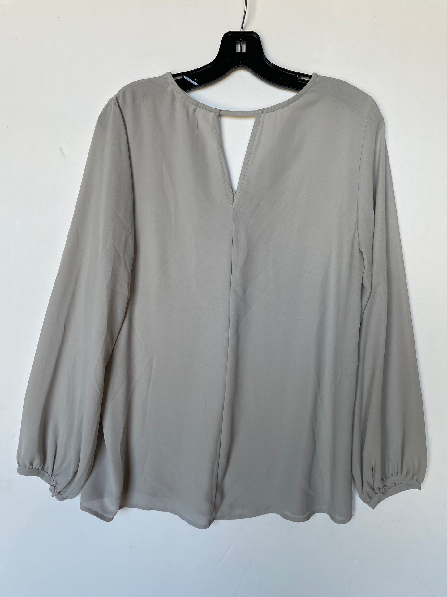 Top Long Sleeve By Pleione In Grey, Size: M