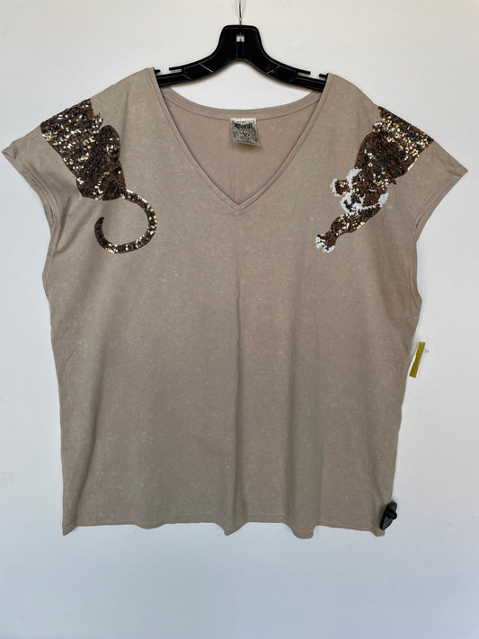 Top Sleeveless By Vocal In Tan, Size: Xl