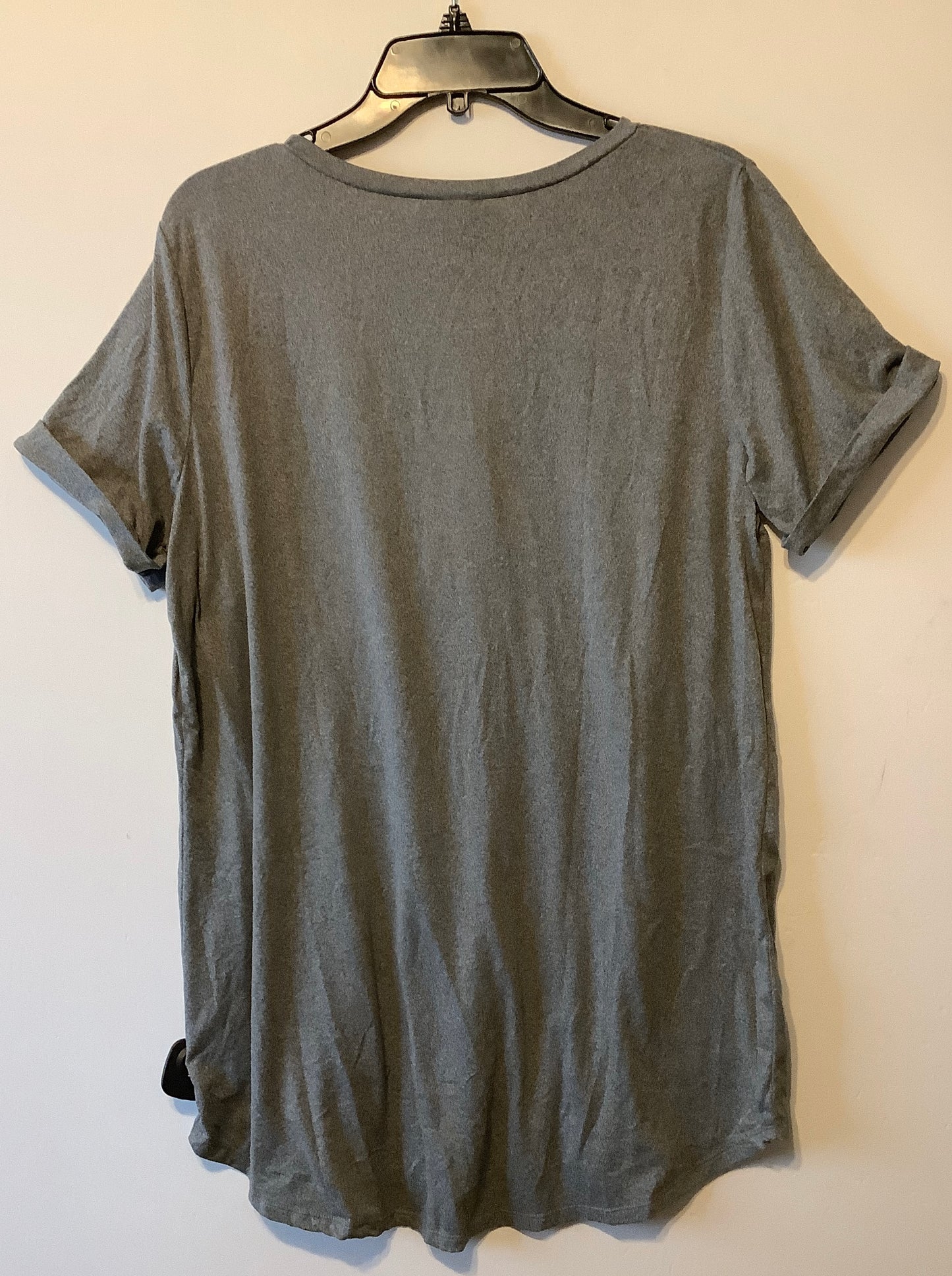 Top Short Sleeve Basic By Clothes Mentor In Grey, Size: Xl