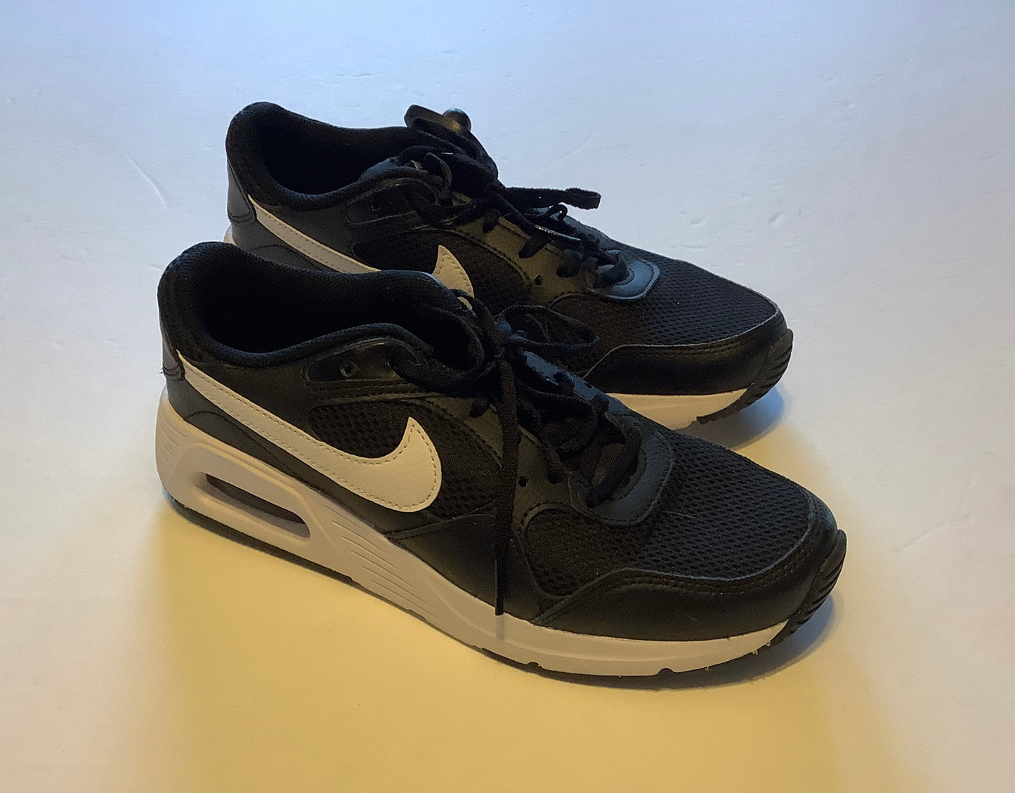 Shoes Athletic By Nike In Black & White, Size: 8.5