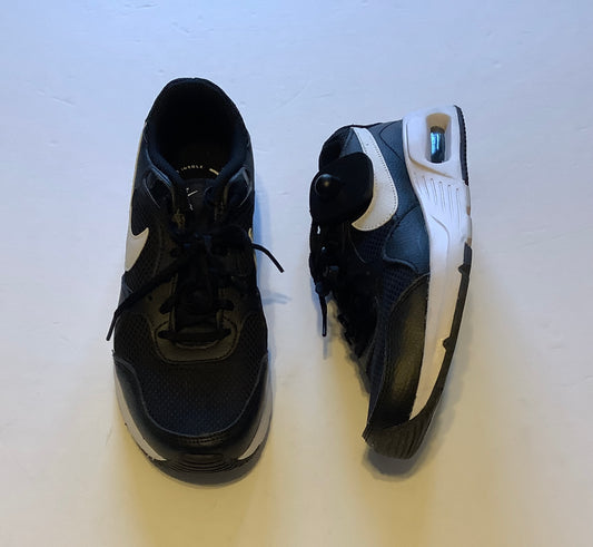 Shoes Athletic By Nike In Black & White, Size: 8.5