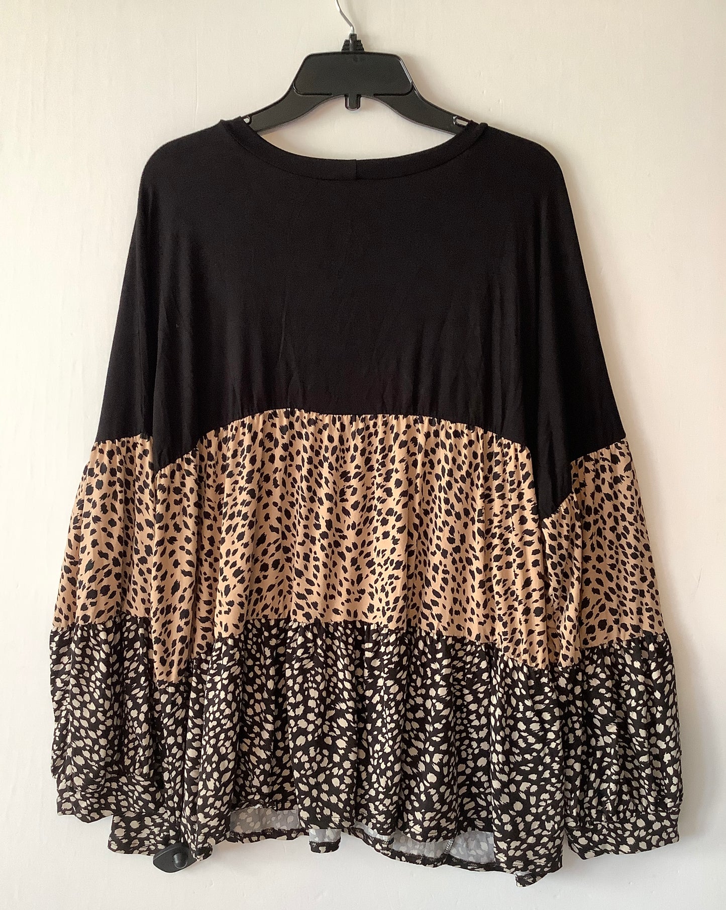 Top Long Sleeve By Clothes Mentor In Black & Tan, Size: Xxl