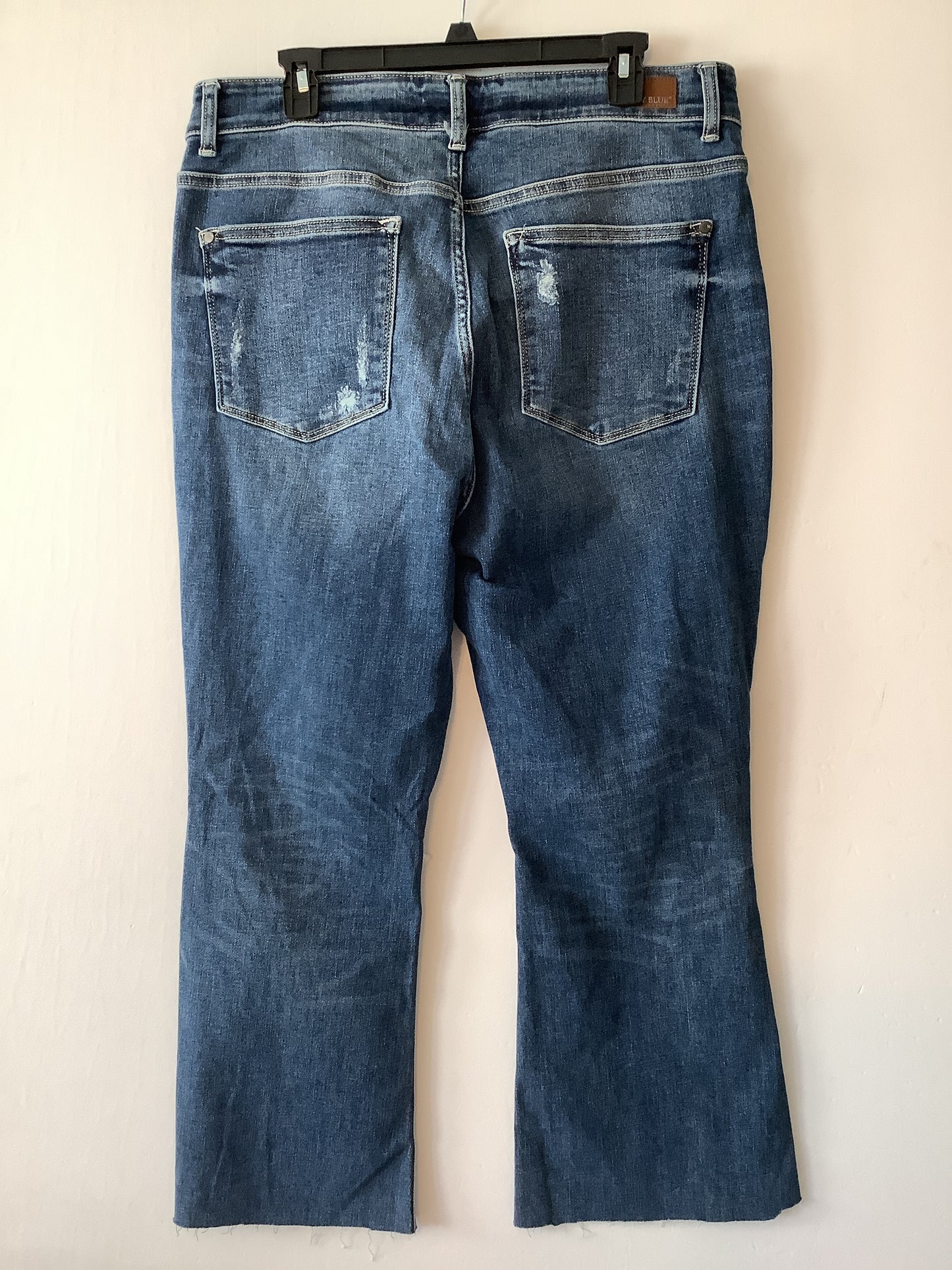 Jeans Flared By Judy Blue In Blue Denim, Size: 16