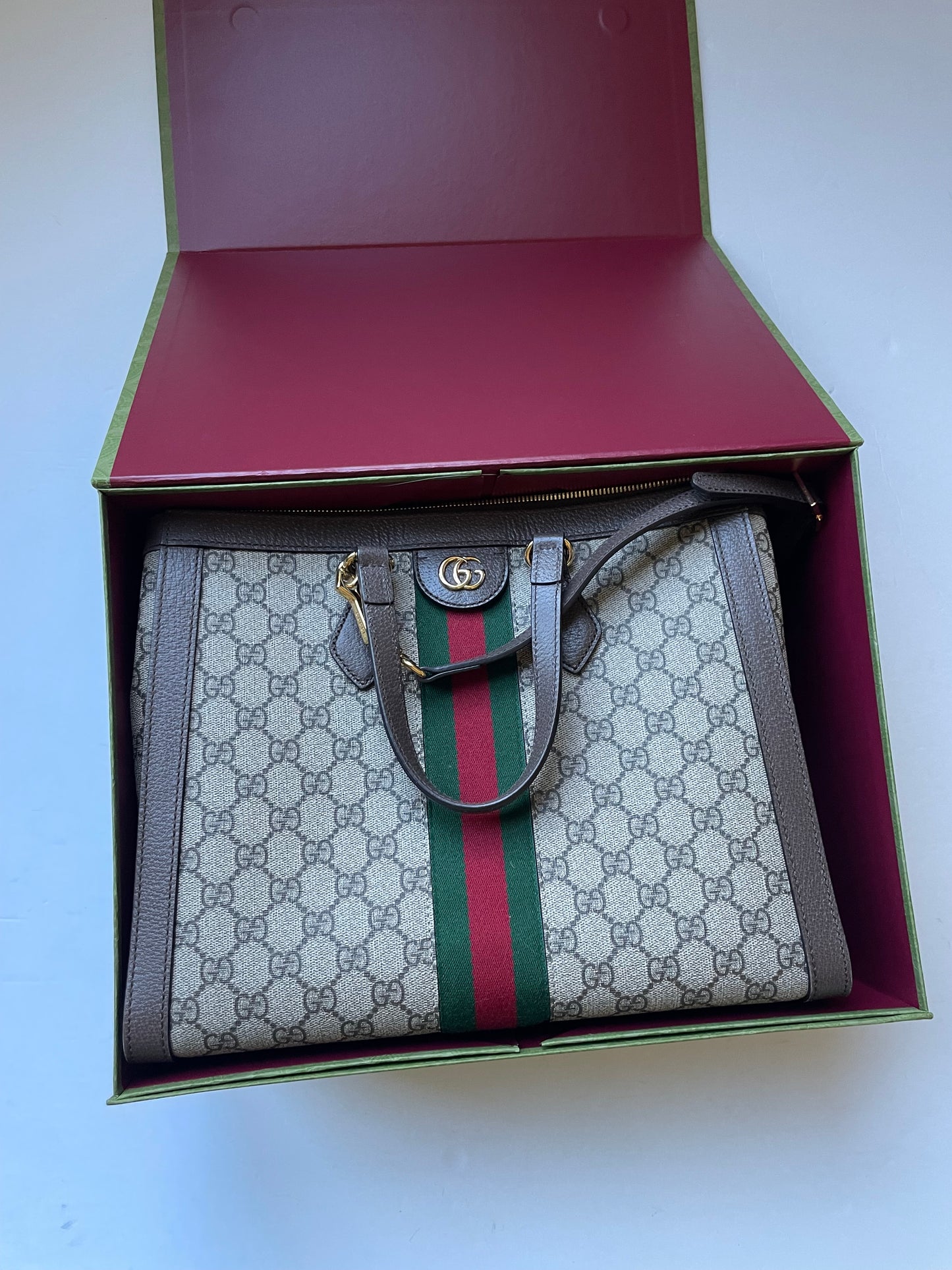 Handbag Luxury Designer By Gucci, Size: Large