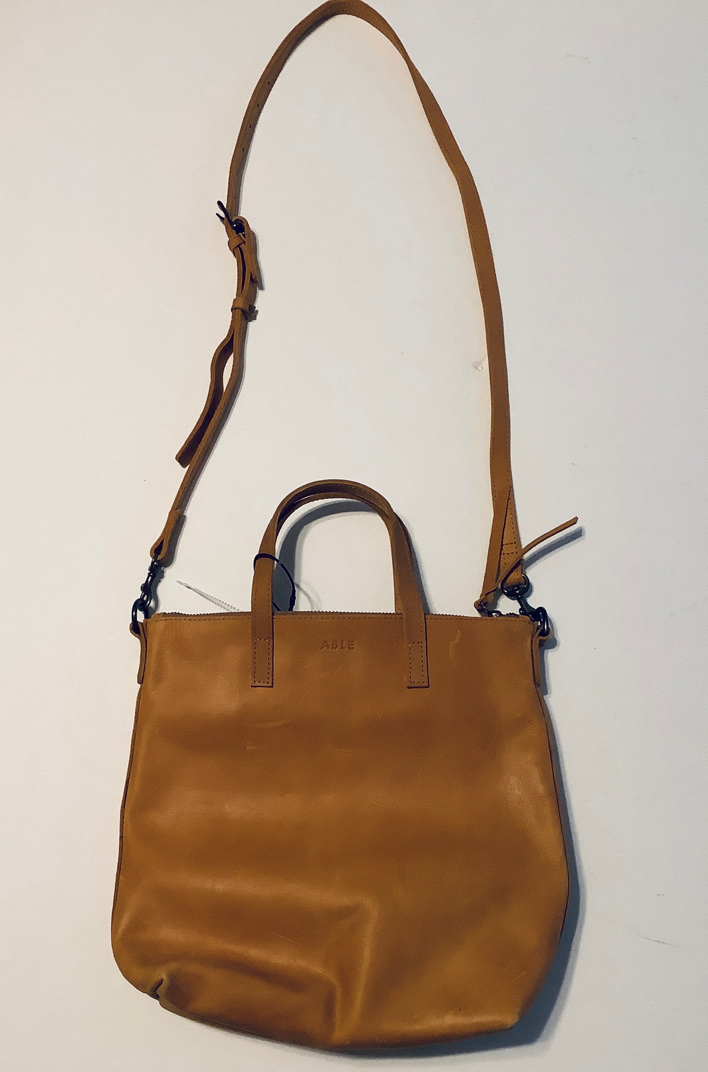 Handbag By Clothes Mentor, Size: Medium