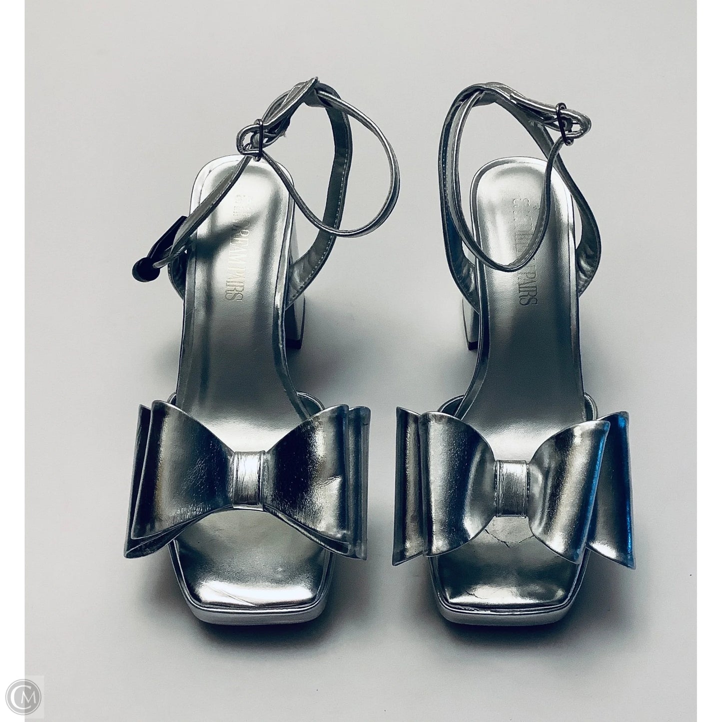 Shoes Heels Block By Clothes Mentor In Silver, Size: 8.5