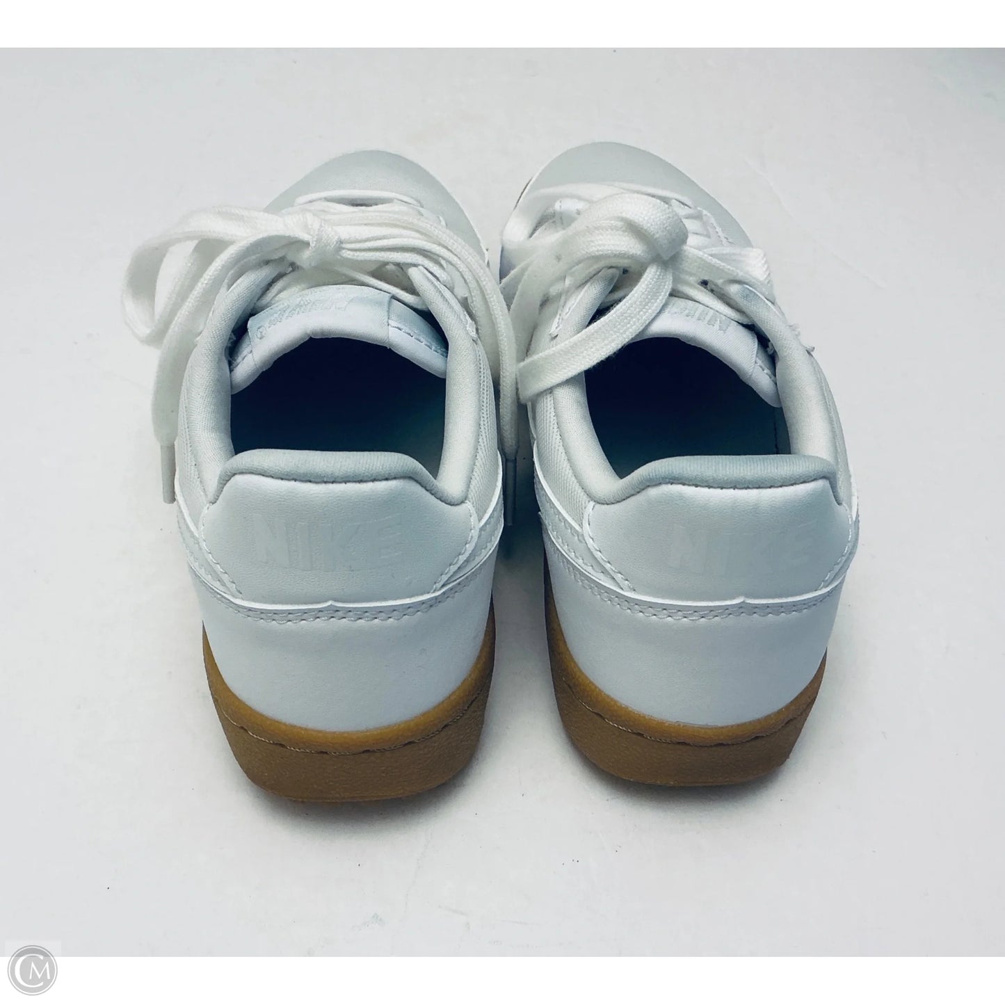 Shoes Sneakers By Nike In White, Size: 6