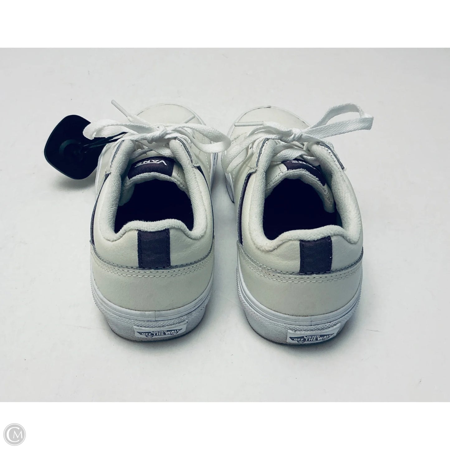Shoes Sneakers By Vans In White, Size: 6