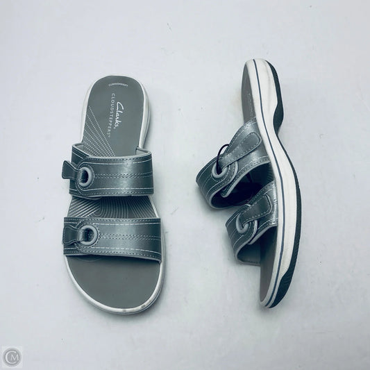 Sandals Flats By Clarks In Silver, Size: 7