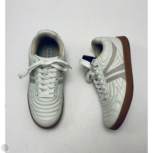 Shoes Sneakers By Steve Madden In White, Size: 6
