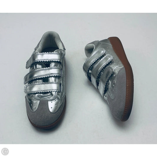 Shoes Sneakers By Steve Madden In Silver, Size: 6