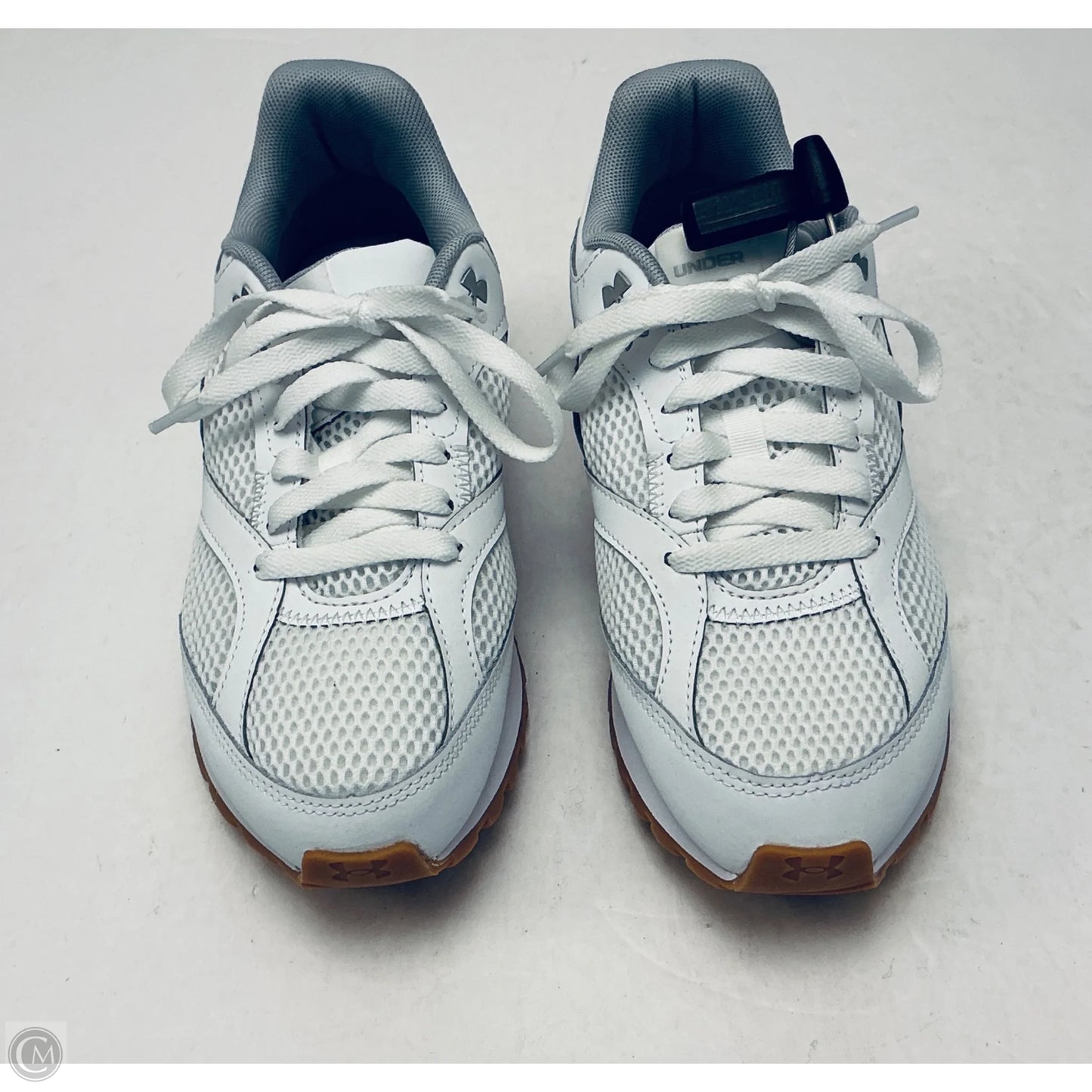 Shoes Sneakers By Under Armour In White, Size: 8