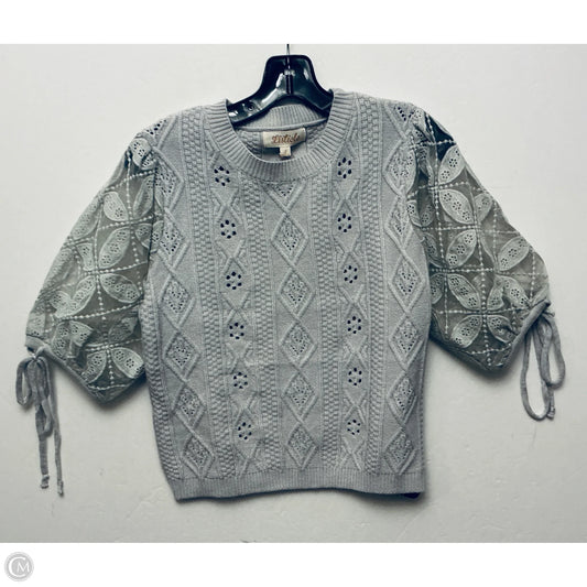 Top Short Sleeve By Listicle In Grey, Size: S