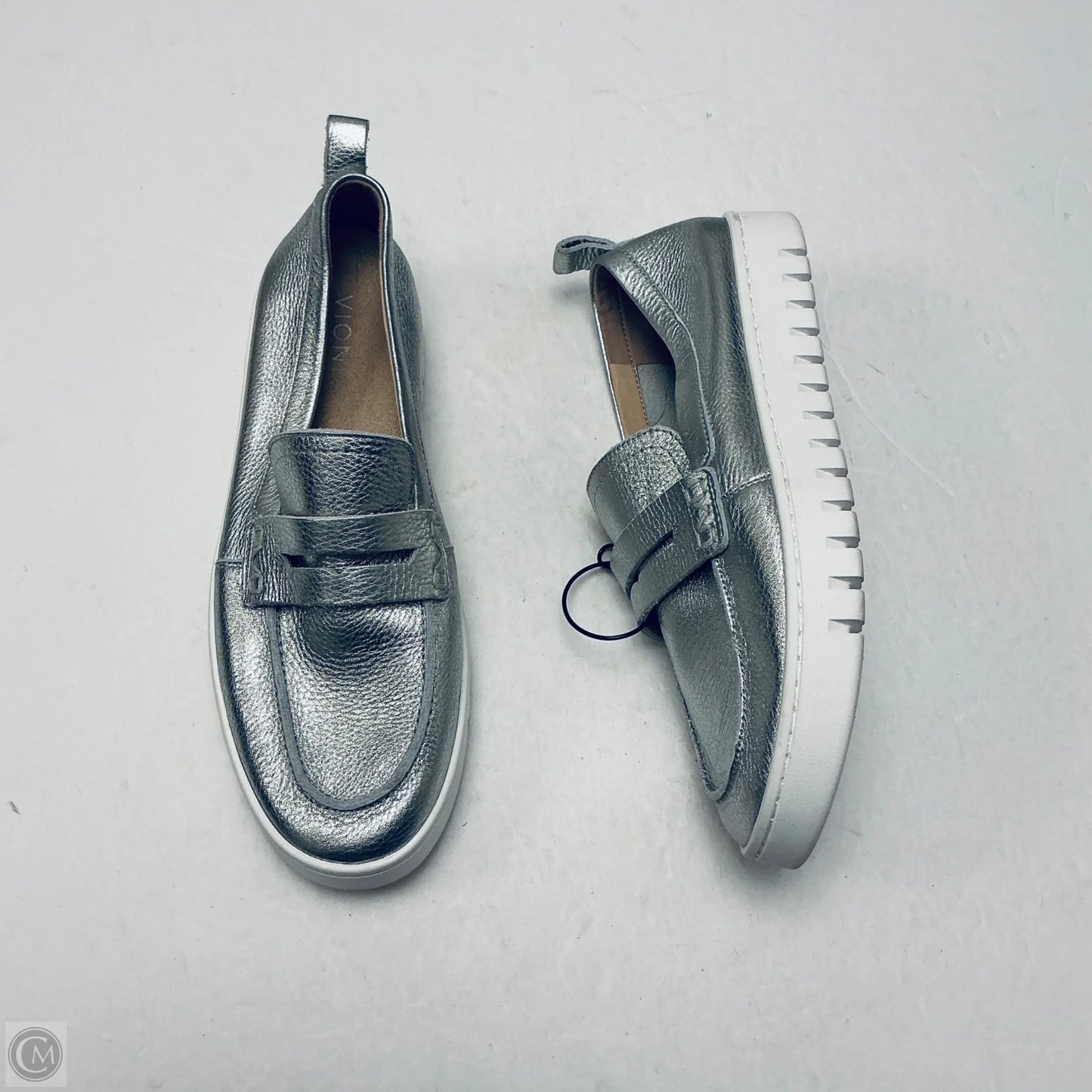 Shoes Flats By Vionic In Silver, Size: 9