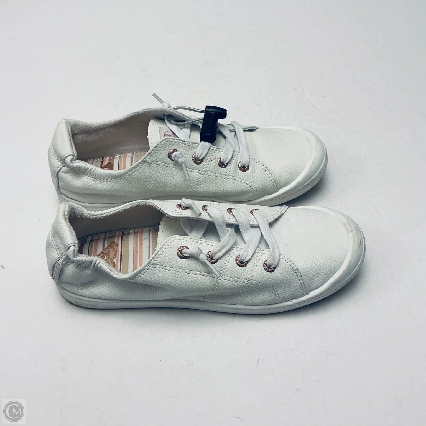 Shoes Flats By Roxy In White, Size: 9.5