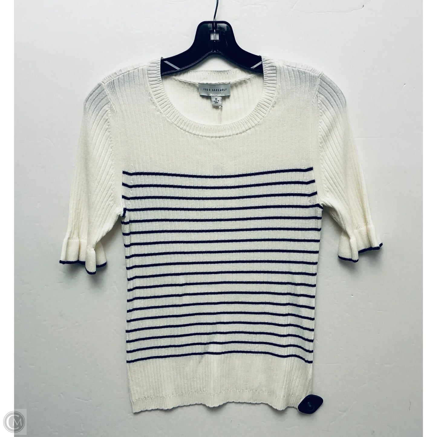 Top Short Sleeve By Free Assembly In Cream, Size: M