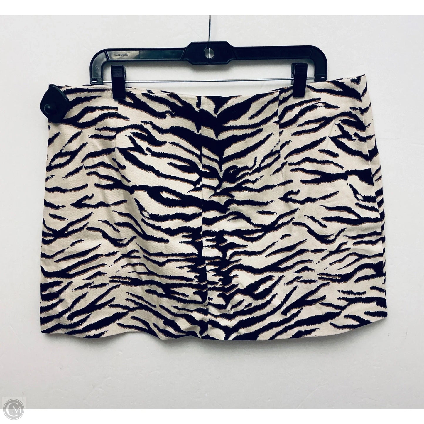 Skirt Mini & Short By H&m In Animal Print, Size: 18
