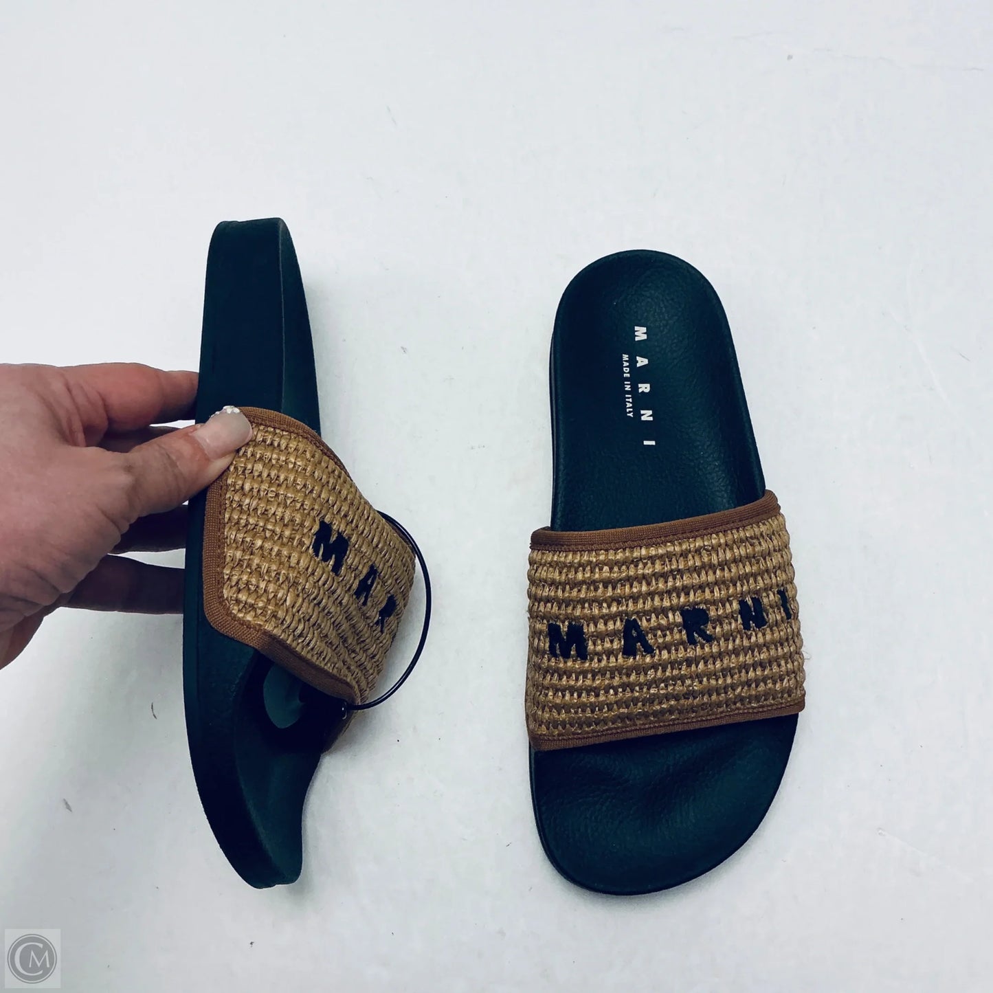 Sandals Flats By Clothes Mentor In Black & Brown, Size: 7.5