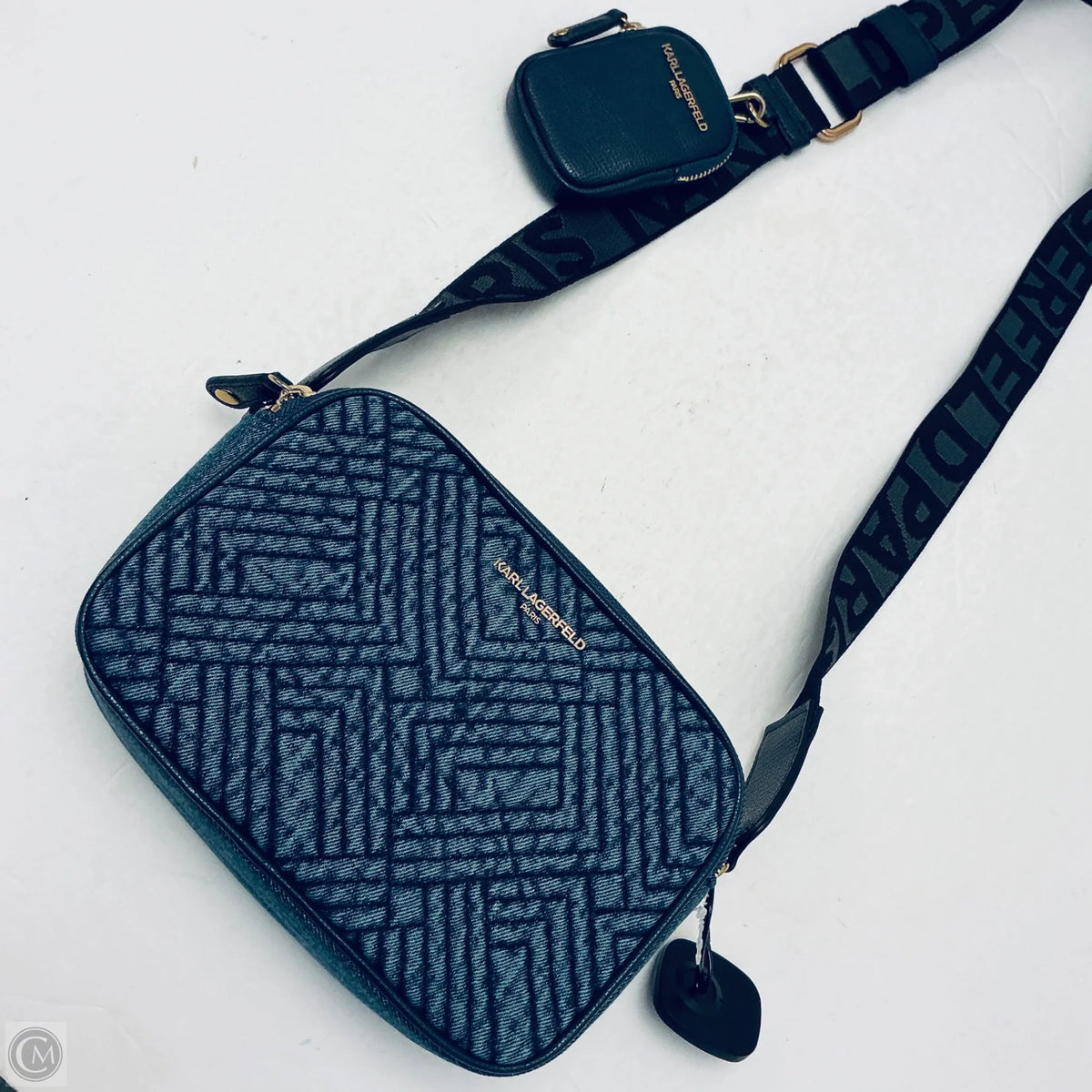 Crossbody By Clothes Mentor, Size: Medium